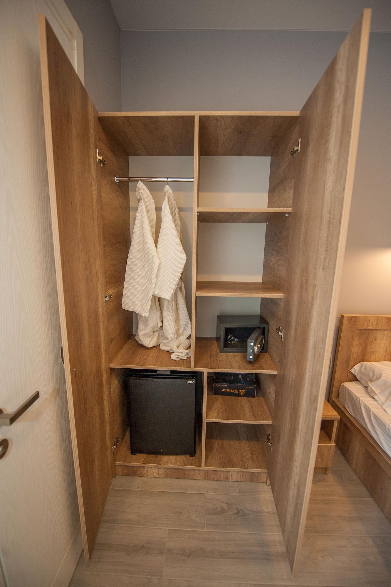Easy Hotel T'Bilisi Тбилиси Екстериор снимка