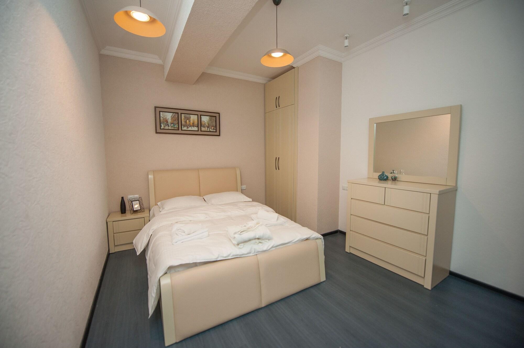 Easy Hotel T'Bilisi Тбилиси Екстериор снимка