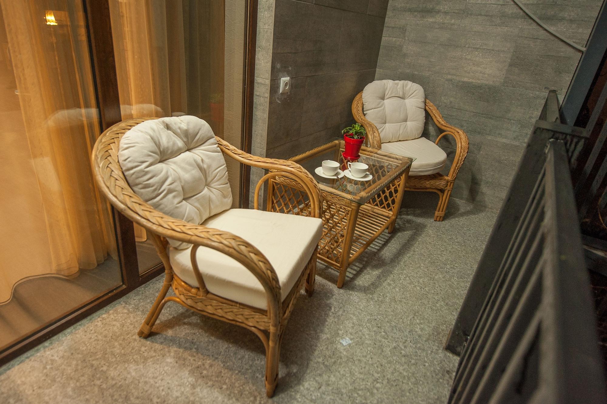 Easy Hotel T'Bilisi Тбилиси Екстериор снимка