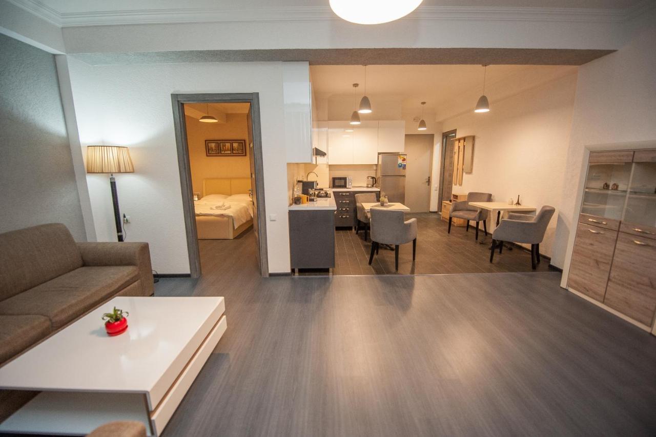 Easy Hotel T'Bilisi Тбилиси Екстериор снимка