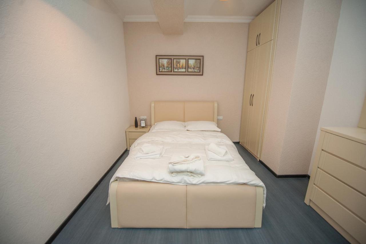Easy Hotel T'Bilisi Тбилиси Екстериор снимка