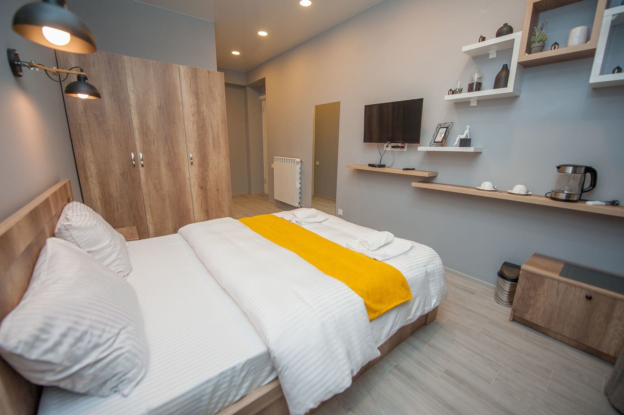 Easy Hotel T'Bilisi Тбилиси Екстериор снимка